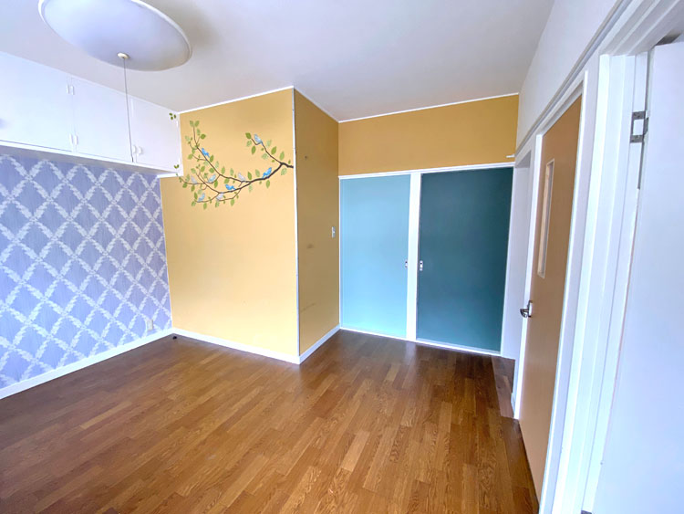 洋室への扉はブルー系 洋室への扉はブルー系