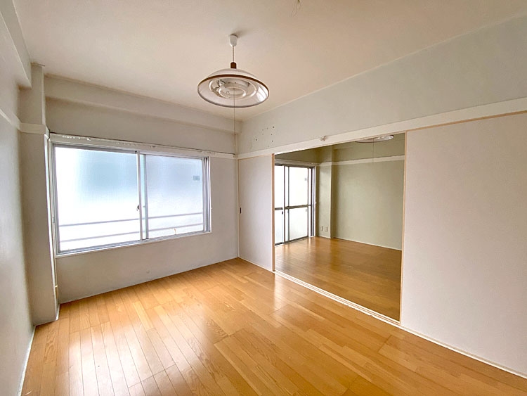 二部屋続きで、明るい 二部屋続きで、明るい