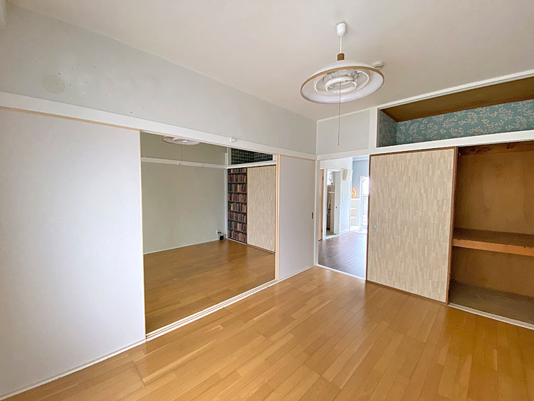 4枚引き戸を片側に寄せる 4枚引き戸を片側に寄せる