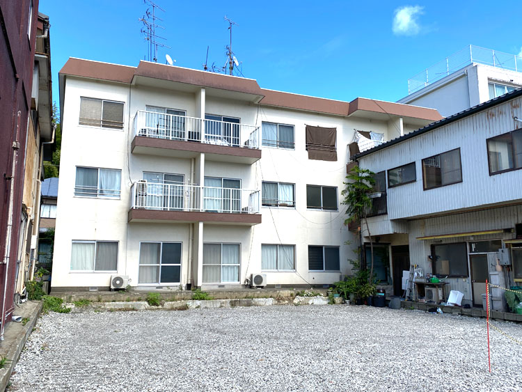 建物西側 建物西側