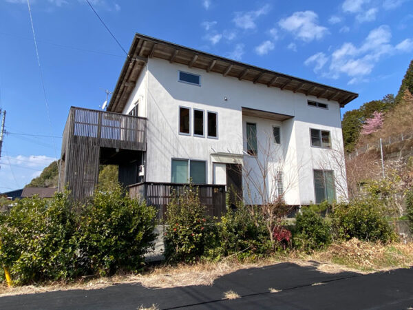 外観（玄関側）