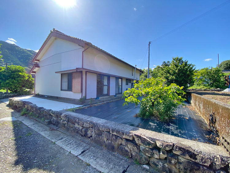 建物裏側 建物裏側